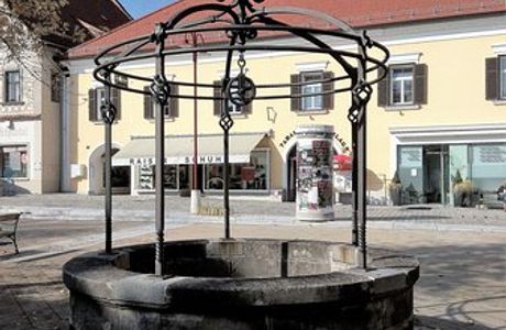 Tratschweiberbrunnen