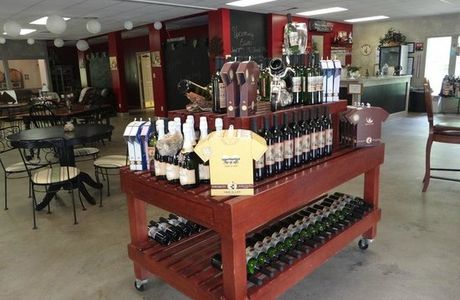 Cave Hollow West Winery