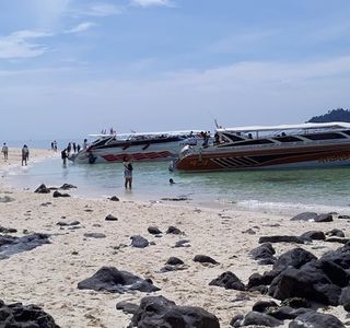 Bundhaya Speed Boat