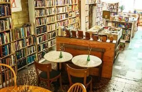 Camili Books & Tea