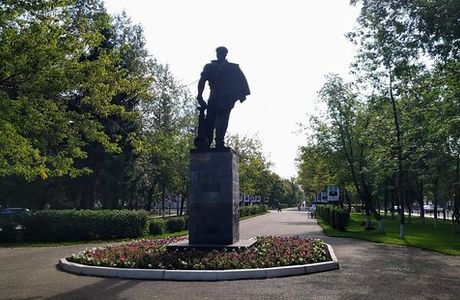 Evgeniy Kartsev Monument