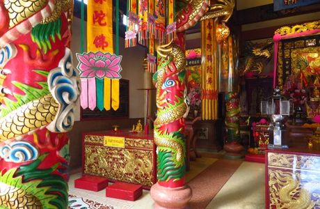 Chao Por Chao Mae Na Pha Shrine