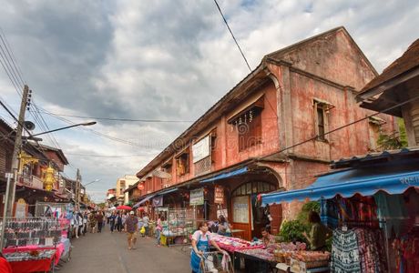 Kad Kong Ta Street Market