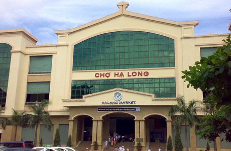 Ha Long Market