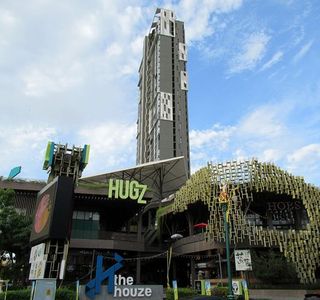 Hugz Mall