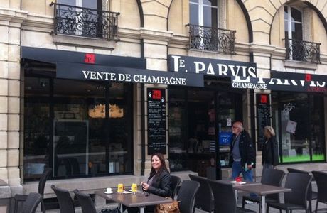 Le parvis