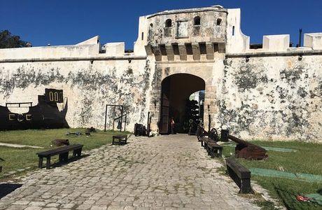 Land Gate (Puerta de Tierra)