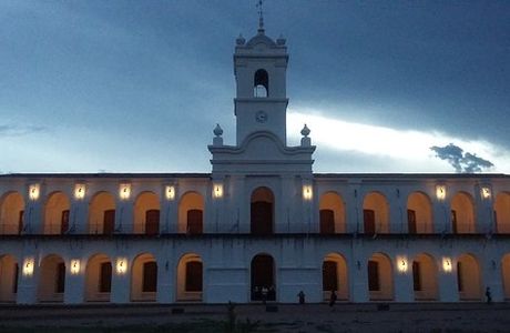 Replica Del Historico Cabildo de 1810