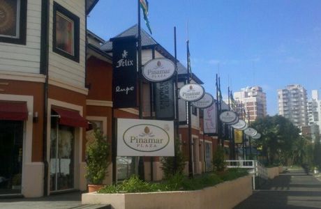Pinamar Plaza