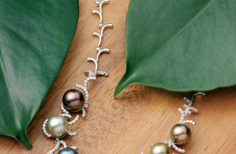 Tahia Exquisite Tahitian Pearls -Bora Bora