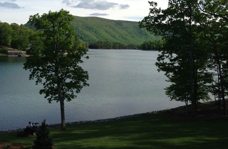 Smith Mountain Lake State Park
