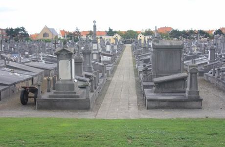 Standbeeld Paster Pype