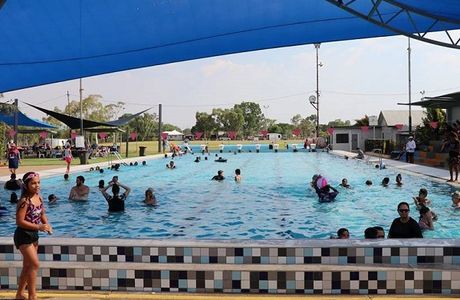 Splashez Public Pool