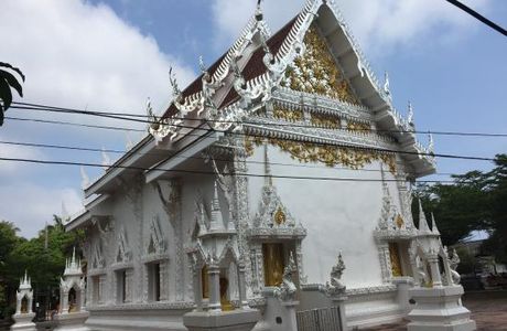 Wat Chaloklum