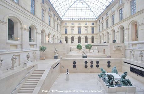 Galleria Le Petit Louvre - Antique