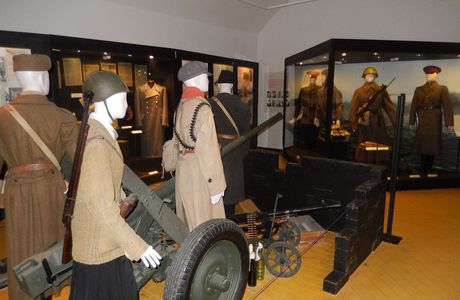 Museum of Military History (Hadtorteneti Muzeum)