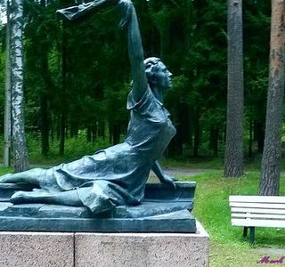 Monument to Raymonde Dien