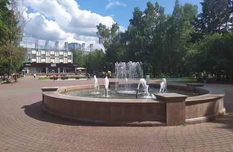 Fountain in 50-Letiya Oktyabrya Park