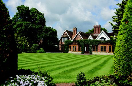 Macdonald Alveston Manor Spa