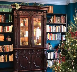 Old Fox Books & Coffeehouse
