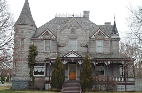 Standrod Mansion