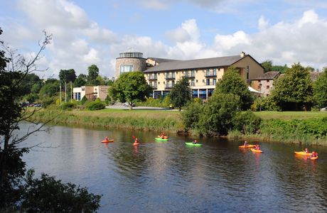 Riverside Park "Topolnitsa"