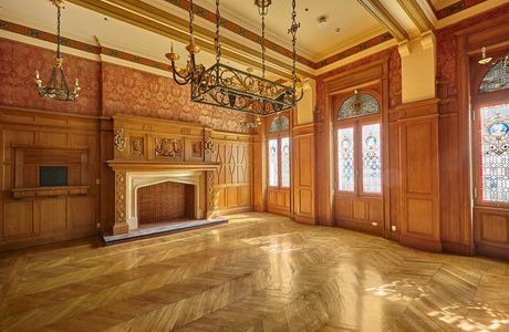 Aisha Fahmi Palace