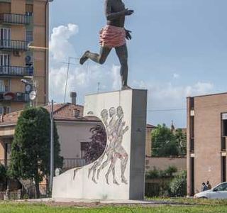 La Vittoria e di Dorando - Monumento a Dorando Pietri