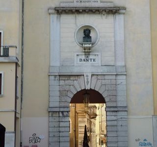 Porta Dante