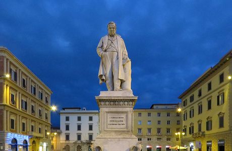 Piazza Camillo Benso di Cavour