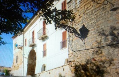 Palazzo Ruggero De Leone
