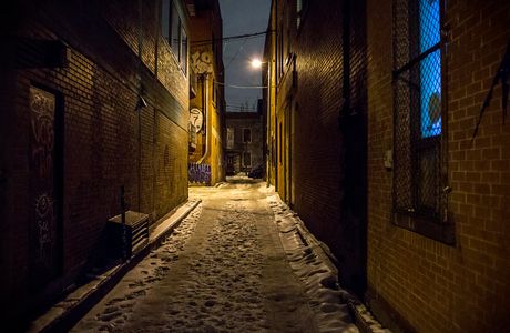 Literaturnaya Yantarnaya Alley