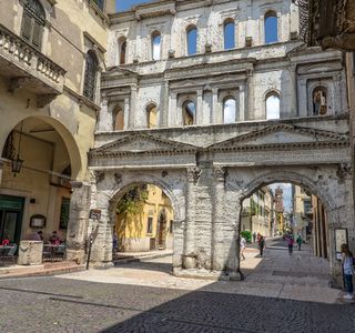 Porta dei Borsari