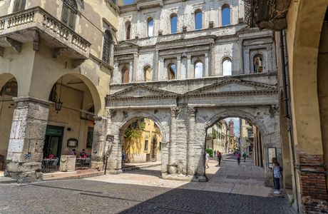 Porta dei Borsari