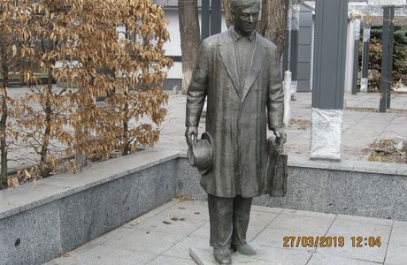 Insurance Agent Monument