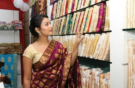 Manju Silk Center