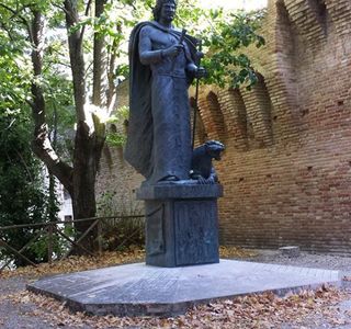 Monumento a Federico II