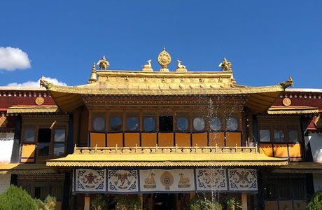 Norbulingka (Precious Stone Garden)