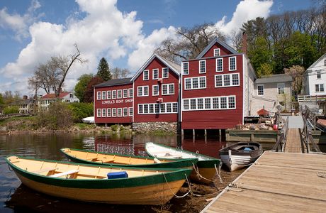 Lowell's Boat Shop