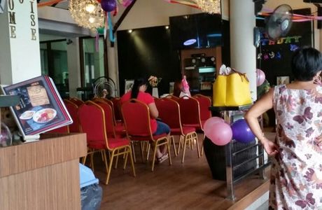 Sunrise Cafe Bar