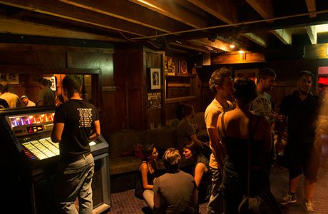 Live Music Bar Jet