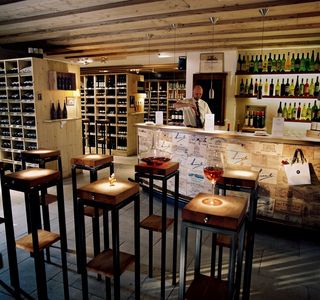 Garabombo Winebar