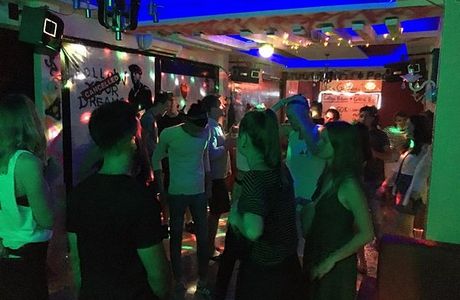6th Floor Bar