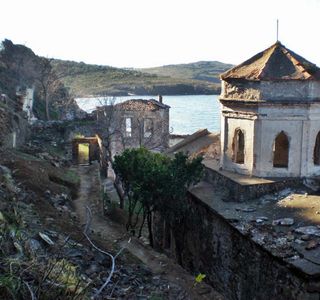 Ayisigi Manastiri