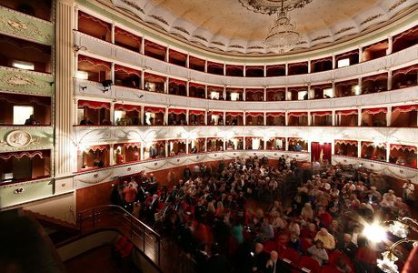 Teatro Petrarca