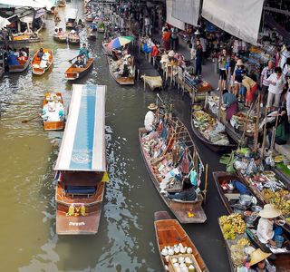 Damnoen Saduak Floating Market