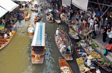 Damnoen Saduak Floating Market