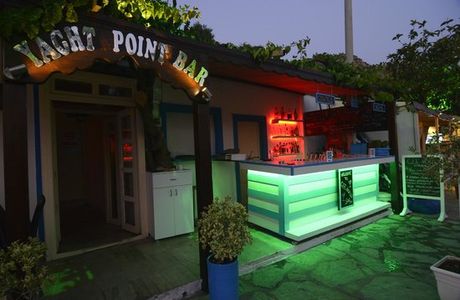 Yacht Point Lounge&Club Bar