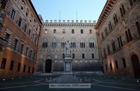 Piazza Salimbeni