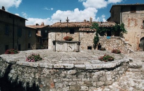 Piazza della Cisterna 2